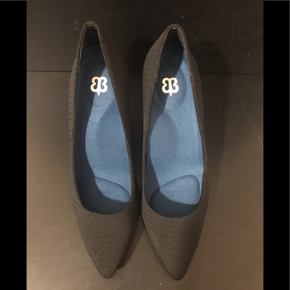 Betabrand Mile Marker Black Heels Size 8.5
